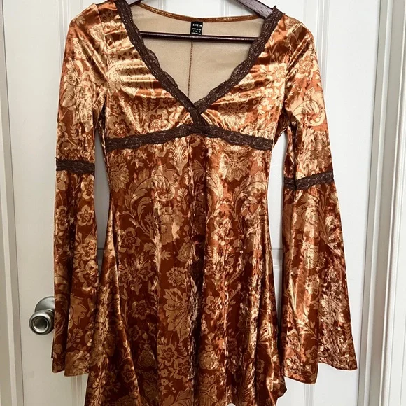 SHEIN | Dresses | Brown Floral Velvet Dress With Lace Trim | Poshmark